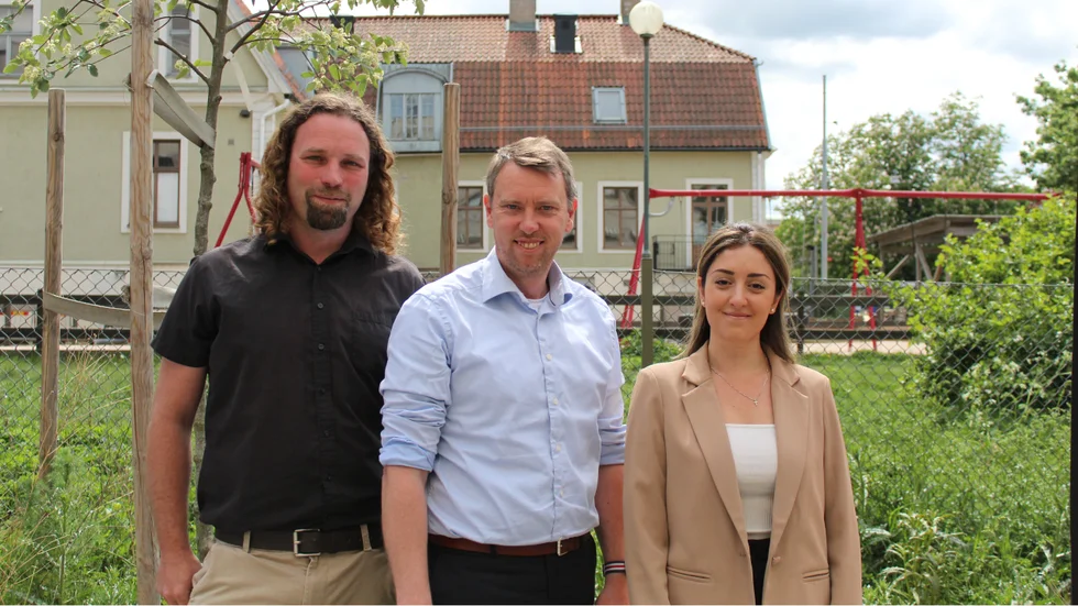 Medan Moderaterna ser att kulturen som finansieras med offentliga medel är att strössla med pengar, så ser vi socialdemokrater att de skattepengar som hamnar i enskilda friskoleägares fickor är att strössla med pengar, skriver oppositionsråden.Andreas Bohlin, Olle Vikmång, Maria Sayeler Benham, Socialdemokraterna.