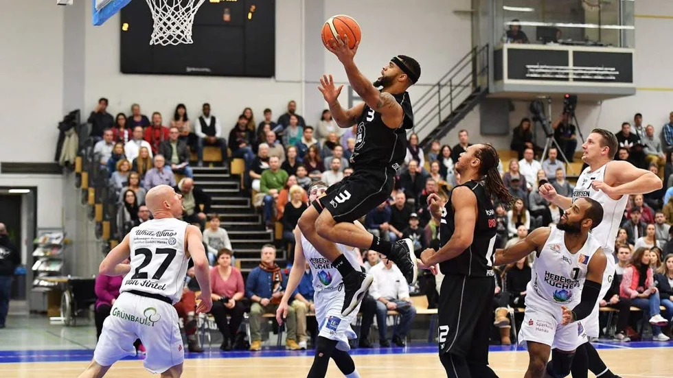 Corban Collins kommer närmst från Kirchheim Knights i den tyska andraligan.