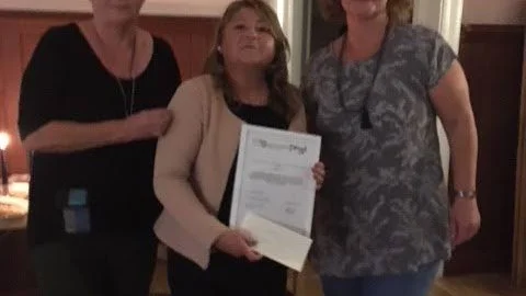 Från vänster: presidenten i Luleå-Gammelstad soroptimistklubb Anna-Lisa Inglén, Lorena Cruz , Esperanza, och presidenten i Luleå soroptimistklubb Helena Lilja.