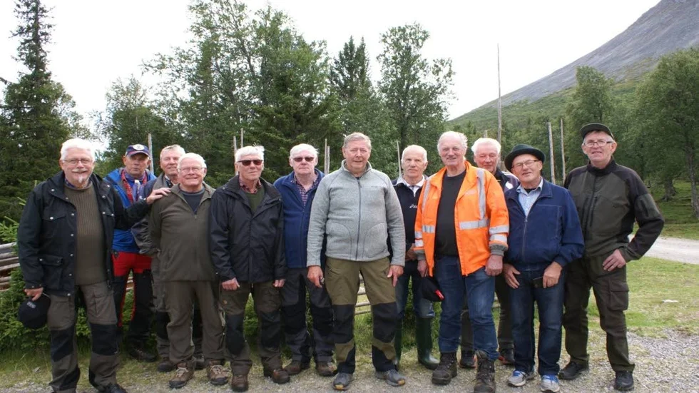 Återträff. Från vänster; Mats Domeij, Lars-Ingvar Lindblom, Lennart Nilsson, Nils-Erik Ström, Göran Olsson, Bengt Lundberg, Ronny Thelin, Einar Lundberg, Thomas Dicksson, Rolf Grälls, Ove Vestergren och Stig Brännvall.