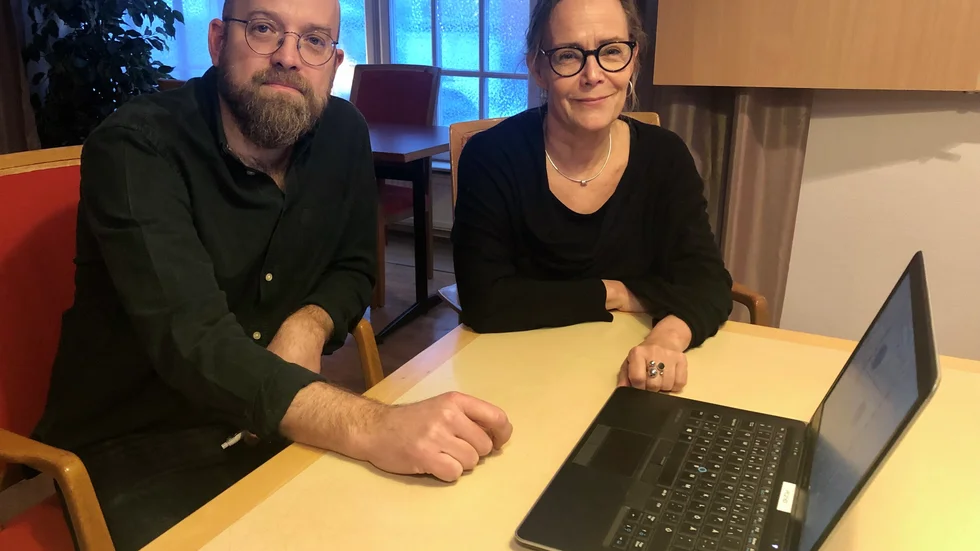Kristian Axerup, familjebehandlare och Maria Lundholm, familjerådgivare möter våldsutövare som vill välja att inte slå. "Det viktigaste är att få stopp på våldet", säger Maria.