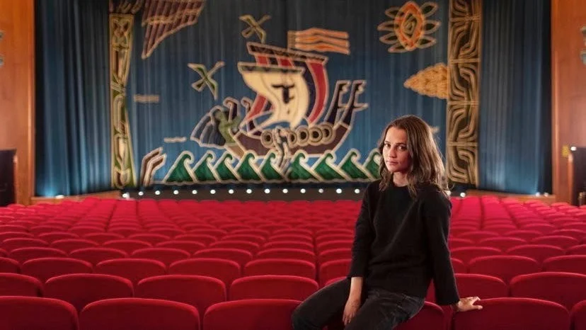 Alicia Vikander och Göteborgs filmfestival gör gemensam sak och drar i gång en filmutbildning för skolungdomar i Göteborg. Pressbild.
