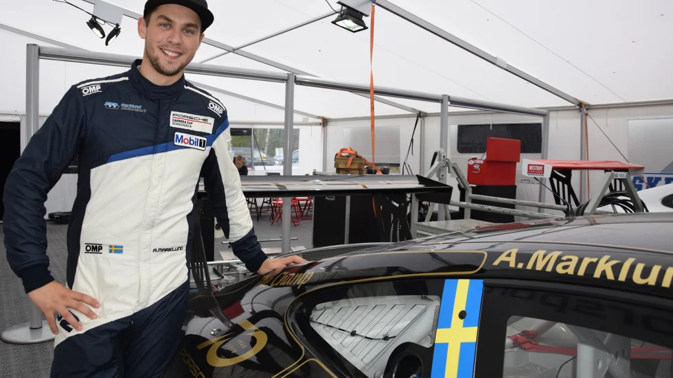 21 omkörningar noterade Anton Marklund på Mantorp Park. Sedan avslöjade han att förhoppningen är att köra en ny Porsche nästa säsong.