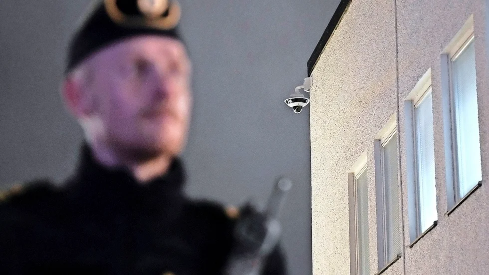 Övervakning är inte detsamma som trygghet.