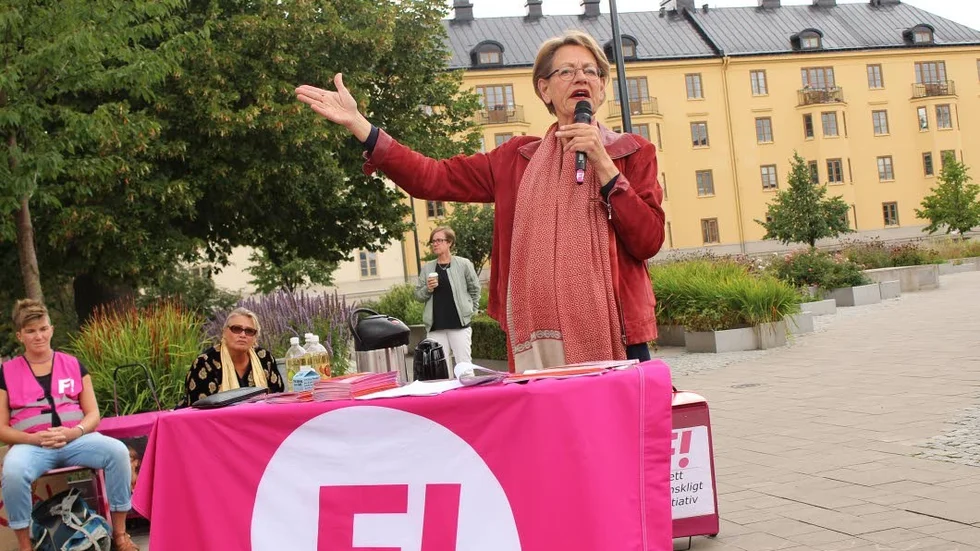 Gudrun Schyman - avgående partiledare för FI - får sig en släng av sleven i denna debattartikel där det "högerextrema" diskuteras.