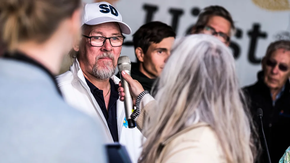"Vi har yttrande- och föreningsfrihet och då ska inte fackförbund gå in och styra. Var i våra värdegrunder står det att inte alla människor har samma värde?" säger SD-politikern Mats Fredlund i Kiruna. 