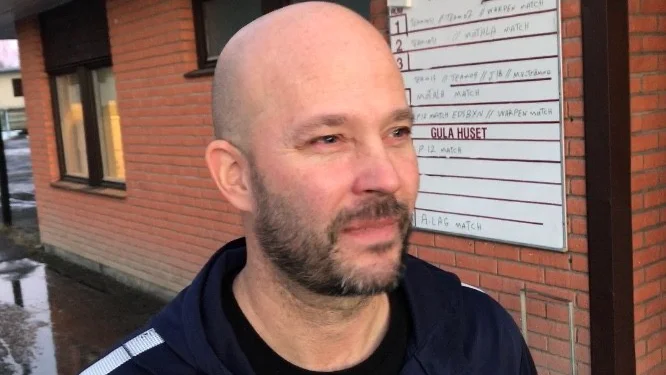 Mattias Sjöholm, IFK Motalas tränare, berättar att IFK har samma lag som mot AIK senast. 