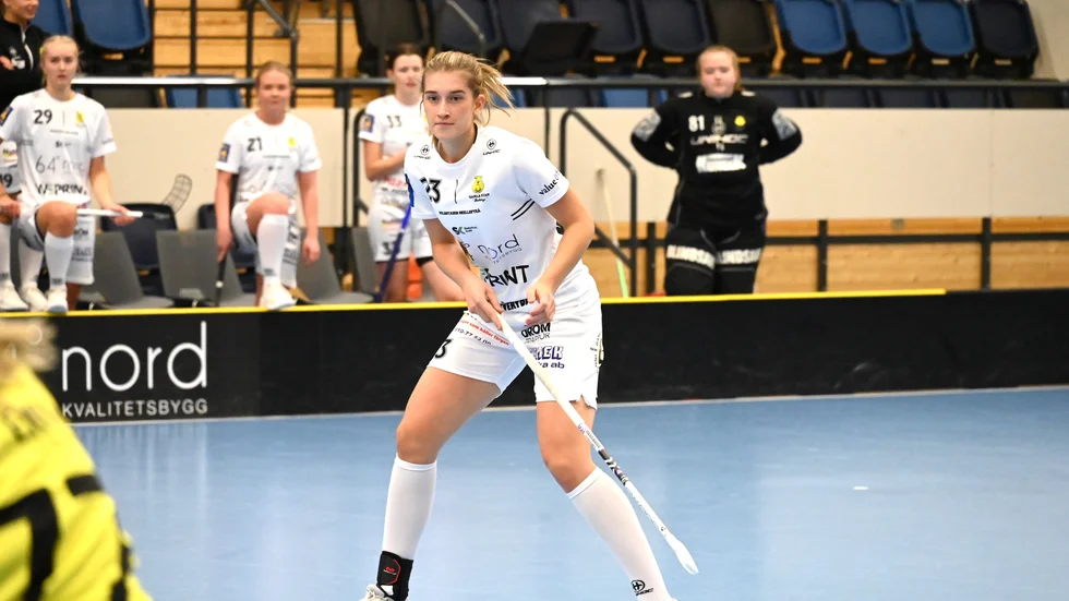 Clara Lindblom blev tremålsskytt när Gamla Stan bortabesegrade Umeå Västra.