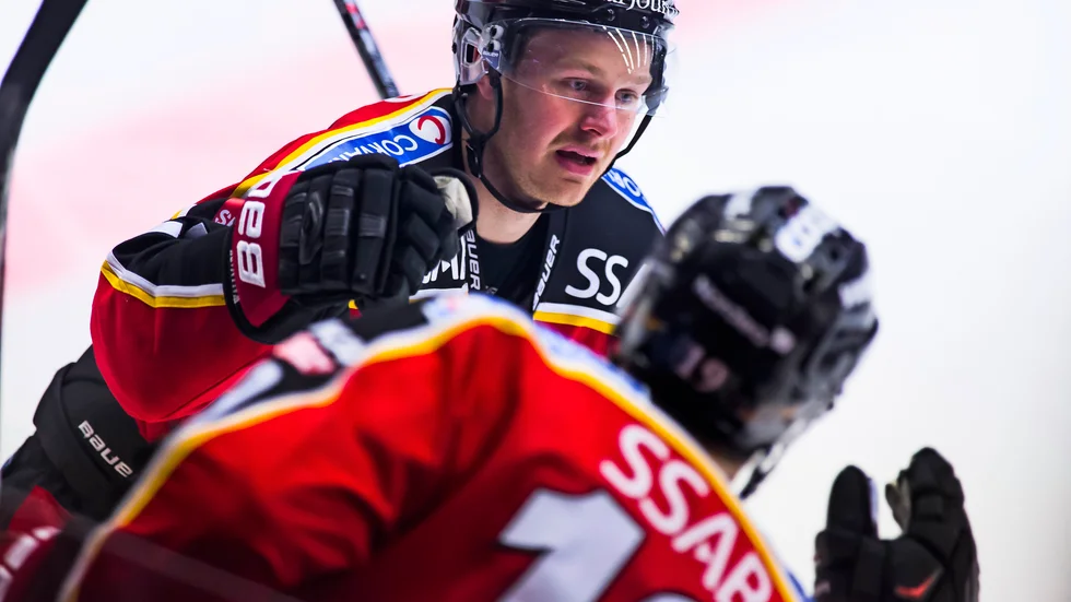 Vinnare. Lucas Wallmark avgjorde för Luleå i den tredje kvartsfinalmatchen för norbottningarna. Foto: Robert Nyholm/TT.