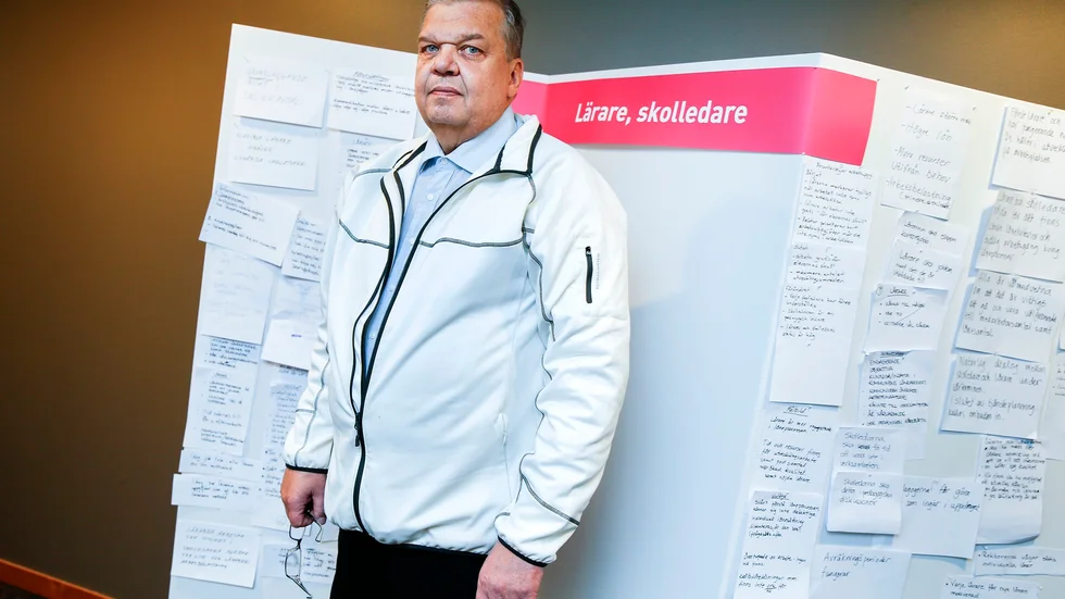 Norge snabbtestar alla barn och unga inför skolstarten 2022 men Bo Eriksson, Lärarförbundet i Luleå, är skeptisk. "Jag tror inte på att tvinga folk till masstester", säger han.