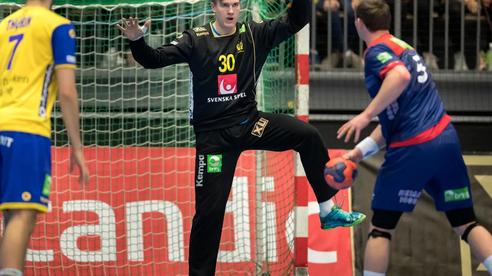 Målvakten Tobias Thulin har testat positivt för covid-19. Arkivbild.