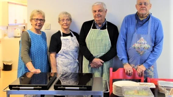 Astrid Wikström, Monika Stoltz, Håkan Nilsson och Lennart Stylbäck stod för serveringen under årets sista torsdagslunch. 
