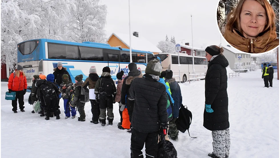 Från och med nästa vecka ändras några linjer så att skolbarnen inte längre kan åka med, något som fått Norsjös kommunchef Eleonore Hedman att reagera.