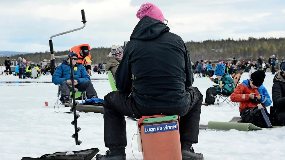 Väldigt få av Norrbottens pimpelfiskare åkte fast i fisketillsynens kontroller under vårvintern (Arkivbild).