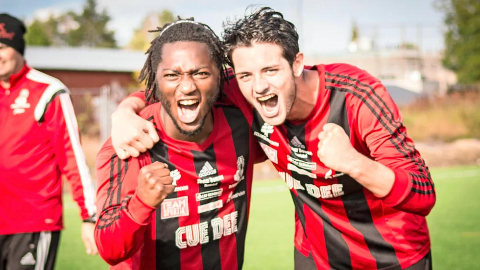 Nyckelspelare. Robertsfors kommer att få förlita sig på att nyckelspelarna Eric Ntekizimana och Milan Grubor levererar i division III. Foto: Norran.