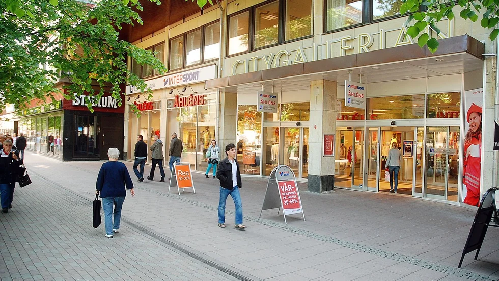 Polisen ryckte ut till Åhléns i centrala Skellefteå. Foto: Pär Lindström/Arkivbild