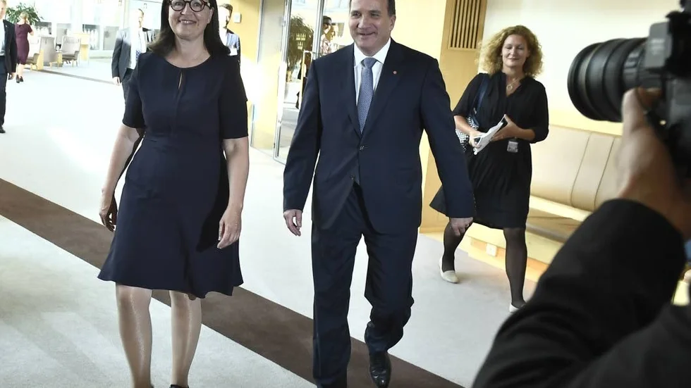 Ta det så vackert. Stefan Löfven - här tillsammans med nya statsrådet Anna Ekström - gör sig bäst som reformist och förnuftig realist.