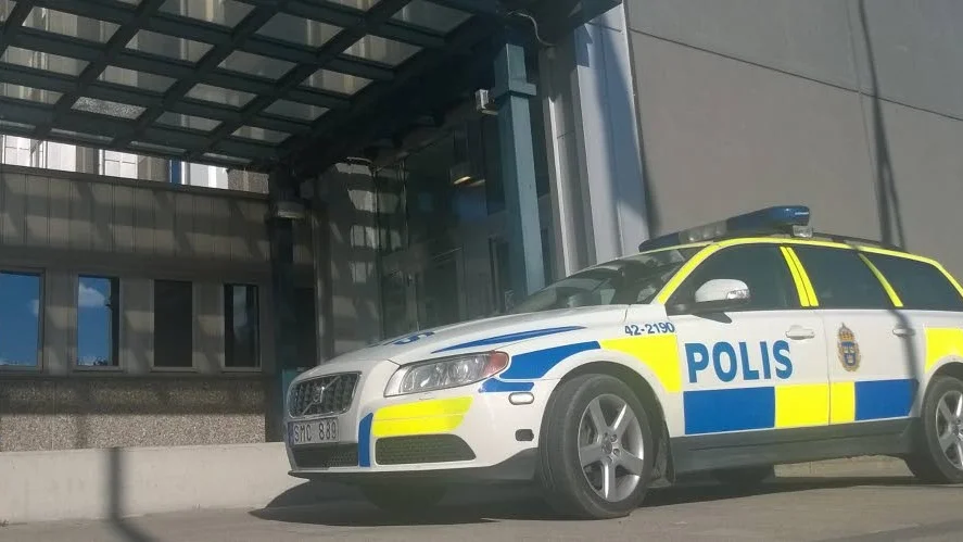 Anhållna. Fyra män sitter fortsatt anhållna efter bråket i Skärblacka i lördags.
