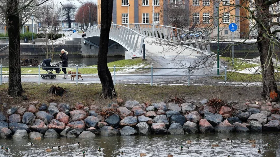 Inte för sent. Innan första spadtaget är taget är det möjligt att stoppa byggplanerna för Strömsholmen skriver Robert Höglund.