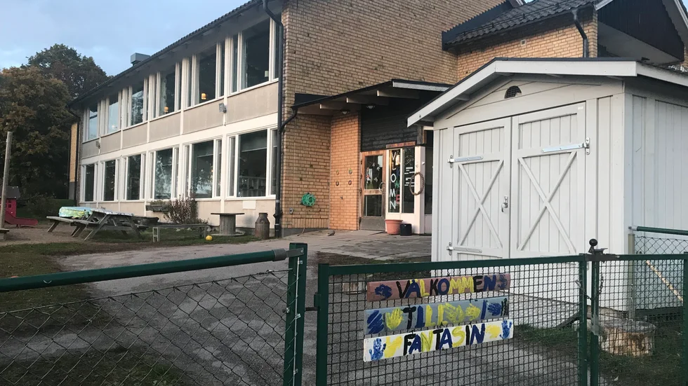 Tack vare ett mullrande lokalt engagemang, började till slut många små kuggar att snurra åt rätt håll igen. Skolan rustas upp rejält och därmed stärks också Tystbergabygdens attraktivitet.