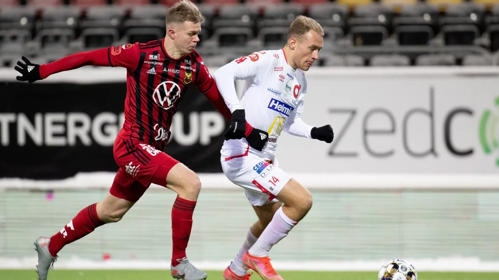 Östersunds Eirik Haugan och Villiam Dahlström i kamp.