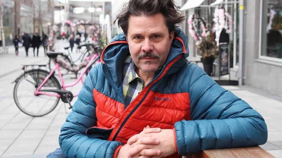 Ny bana. "Man ser mig som teaterkillen, revykillen, men det finns flera ben som jag står på", säger Pontus Helander som utbildar sig till samtalscoach.