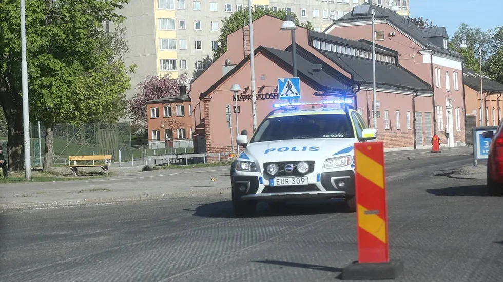 Stockholmsvägen. Polisen är förtegen om händelsen.