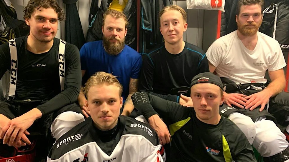 Burträsks målskyttar i tisdagens match mot Umeå Dragons, övre raden: Edwin Anthony, Marcus Berglund, Anton Holmberg, Jim Wikberg. Nedre raden: Lukas Eklund, Andreas Lundmark.