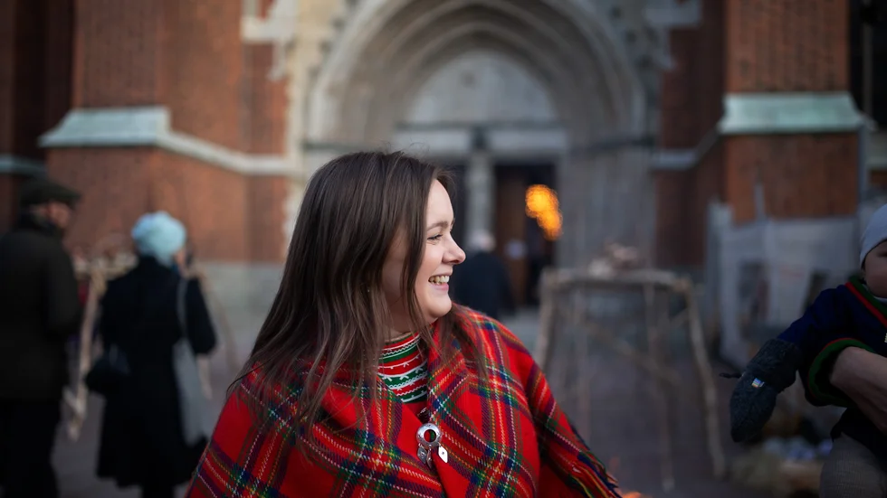 Teresa Forsgren är från Uppsala och bär en sydsamisk kolt från Jämtland. 