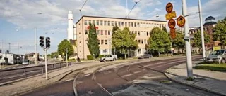 Förbudsskylten sitter försent