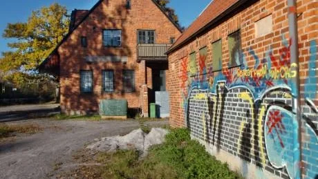 En gammal järnvägsstation är till salu. Närmare bestämt mitt i Krokeks centrum. Arkivfoto:  Janne Forsby