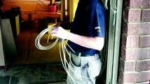 I går jobbade montören Magnus Johansson som vanligt på Navestadskolan. Men om en vecka går inga Skanska-anställda som tillhör elektrikerfacket, SEF, till sina arbetsplatser på grund av den utökade blockaden.
FOTO: ANITA KJELLBERG