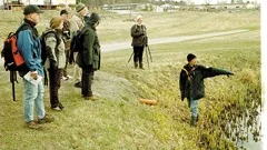 Naturguiden och kommunekologen Rolf Wedding berättade om dagvattendammarna vid Ölstad och om fågellivet runt dem.
FOTO: GUNNAR JOHANSSON