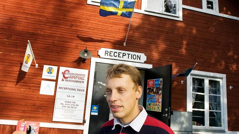 Kontrakt skrivet. Det blev ett kontrakt på fem år efter förhandlinagrna mellan Johan Stenberg och kommunen.