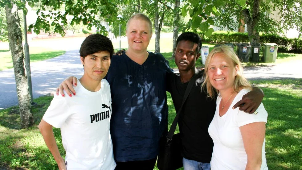 Rullar på. Integrationsprojektet Tillsammans rullar på i Söderköping, med nya ekonomiska resurser inför det kommande projektåret. Här ses fyra som ingår i projektet, från vänster Heshmat Hassani, Friluftsfrämjandet, projektledaren Anna Doll, Ali Mohammed från Röda Korset och Eva-Lotta Martinsson från Svenska kyrkan.