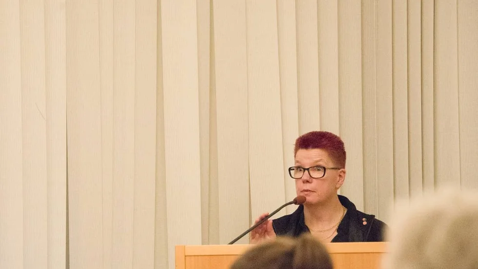 Trafikskolan blir kvar. Kommunstyrelsens förslag om att avveckla den kommunala trafikskolan nästa år röstades ner vid tisdagens kommunfullmäktige. "Vi ser gärna att det kommer en privat aktör, men vi vill inte riskera att ha en kommun utan trafikskola", säger Lotta Åman (S).