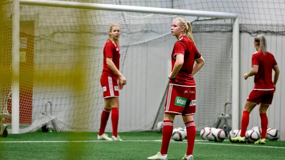 IGÅNG. Måndag 16/1 drar Piteå IF:s damallsvenska lag igång den gemensamma träningen. Förra årets ekonomiska resultat stannade på minus en knapp miljon.