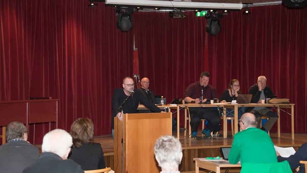 Fullmäktige. Vid fullmäktige i oktober blev det återremiss kring hur de enskilda vägarna i Glommersträsk och Moskosel ska hanteras. Om ett par veckor är ärendet åter på dagordningen. (Arkivbild)