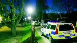 Polisen hårdbevakade den kriminella mc-klubben Top Side och gjorde även en razzia inne i lokalen i Åby under lördagskvällen.Foto: Ulf Wigh/Wighsnews