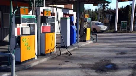 Automatstationen i Sonstorp är inte föremål för någon nedläggning just nu. Det gäller även övriga mackar utanför Finspångs tätort utom den i Hävla som troligtvis inte är kvar länge till.
