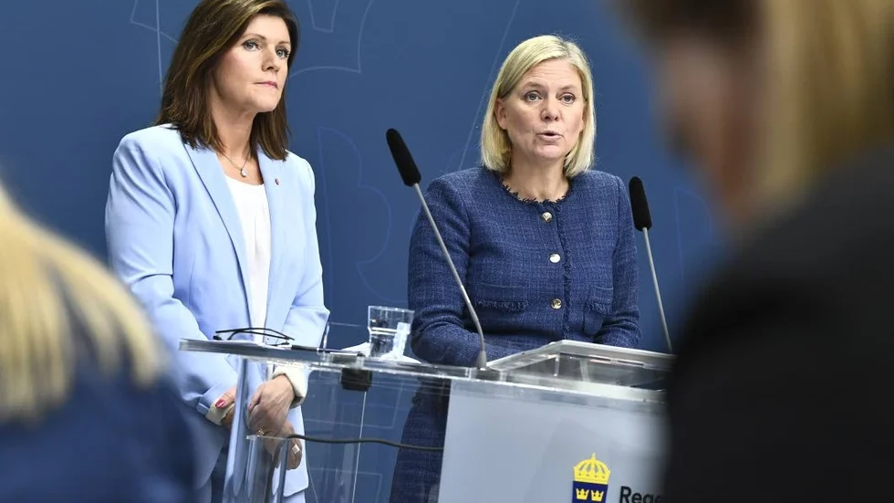 Arbetsmarknadsminister Eva Nordmark (S) och finansminister Magdalena Andersson (S) under gårdagens presentation av budgetnyheter på det arbetsmarknadspolitiska planet.