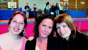 Elin Andersson, Lisa Eriksson och Erica Ohlin tillhör den första kullen musikelever på Mosstorpsskolan.  - Utbildningen har gett massor, tycker de. Samtidigt ser de fram emot att starta något nytt.
Foto: Titti Olovsson (0122-131 75)
titti.olovsson@folkbladet.se