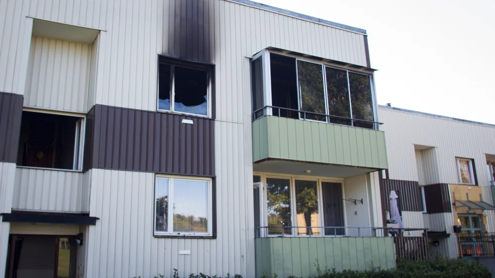 Initialt var mannen misstänkt för mordbrand av normalgraden, men nu gäller alltså grov mordbrand.