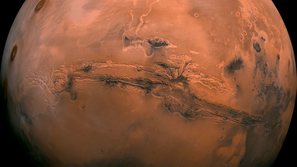 Nya forskarfynd från Nasa visar att många fler meteoriter träffar planeten Mars än man tidigare trott. Arkivbild.