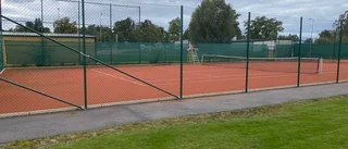 Skadegörelse på tennisbanorna i Vadstena: "Djävulskap"