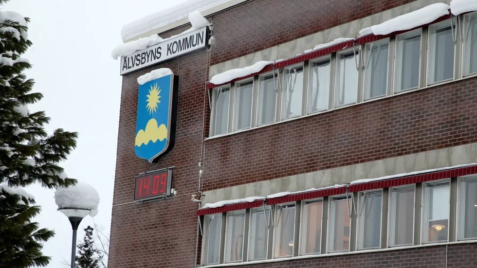 Gäller "stålbadet" även i kommunhuset, undrar skribenten och får Svar direkt av kommunalrådet Helena Öhlund (S).