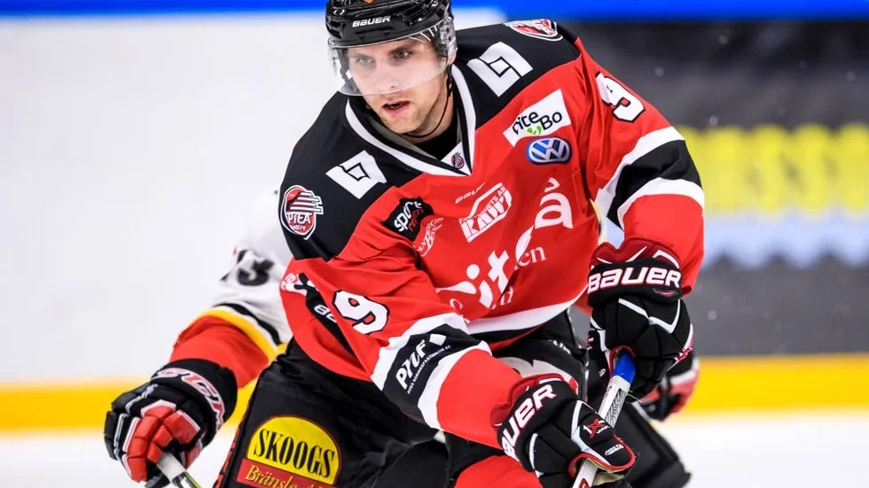 27-årige Olof Lundberg tackade för sig efter sex säsonger och 342 matcher i Piteåtröjan där han har varit en nyckelspelare senaste åren.