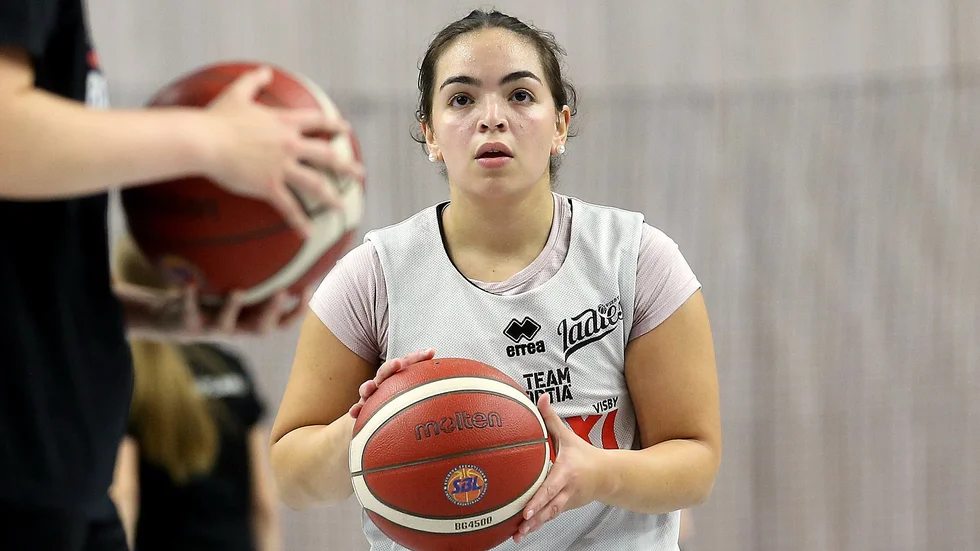 Visby Ladies spelartrupp är i stot sett helt utbytt, men Helin Agnig är kvar från förra säsongen.