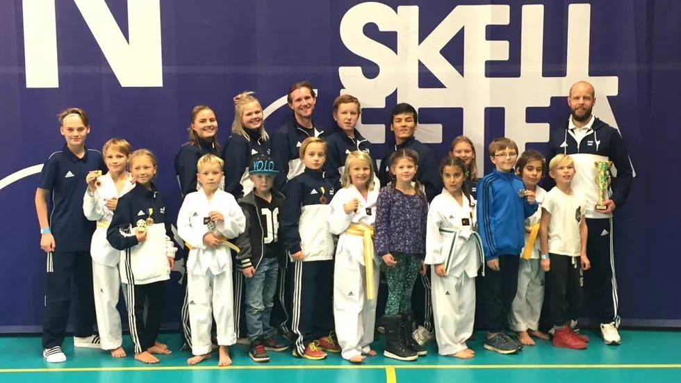 17 ungdomar från Piteå deltog i taekwondotävlingen i Skellefteå och åkte hem med 14 medaljer i bagaget.