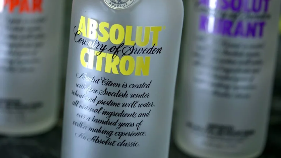 Absolut vodka är en viktig kund för svensk export av spannmål. När företaget går ner i produktion påverkas exporten.